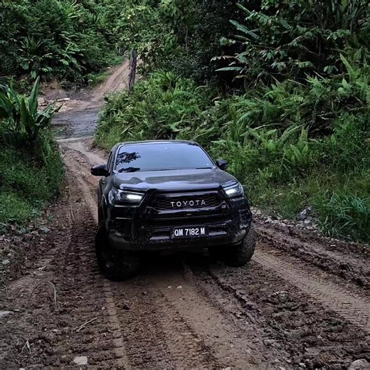 #hiluxgrsport #toyotahilux_4x4