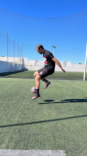 STYLERS CREW 🥇 on Instagram‎: "Neymar sombrero flick tutorial 🤩🇧🇷 !! . . . . . . . . . . . . . . . #neymar #neymarjr #neymarskills #neymarjunior #flickup #footballtutorial #soccertutorial #soccertutorials #skilltutorial #footballskills #soccerskills #footballpractice #soccerpractice #stylerscrew #نيمار #مهارات_نيمار #مهارات_كروية"‎