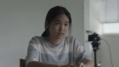 ลูกหลานใครเป็นเหมือนในคลิปบ้างครับ โดนยึดมือถือแล้วเกรี้ยวกราด เลียนแบบเกมในทางไม่ดี หรือเป็นเหยื่อถูก Cyber Bully ในโลกออนไลน์ ฯลฯ เราไม่ห่วงเด็กๆที่เล่นอย่างสร้างสรรค์ แต่อย่าลืมว่าเด็กที่ติดอินเตอร์เน็ตจนเกิดผลเสียก็มี ตอนนี้เครือข่ายมือก็เริ่มตื่นตัวละครับ อย่างเอไอเอส เขาก็เริ่มให้ความสำคัญกับเรื่องนี้ ตั้งชื่อภารกิจว่า อุ่นใจ CYBER ยกตัวเช่น - สร้าง DQ หรือความฉลาดทางดิจิทัล เขาจะมีโปรแกรมอัจฉริยะวัดภูมิคุ้มกันด้านไซเบอร์ และเพิ่มทักษะการใช้ชีวิตดิจิทัลของเด็ก - ป้องกันภัยไซเบอร์ (Network 