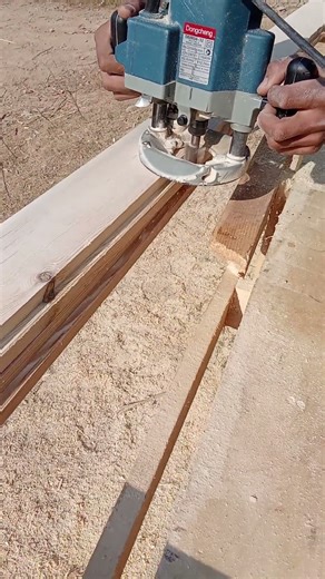 How to Make a Groove With Your Router