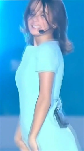 Alizée – J’ai pas vingt ans (Live at La Fête de la Musique 2003) #shorts