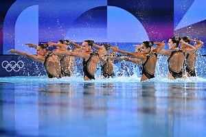 Olympic USA artistic swimmers casually moonwalked upside-down during an epic Michael Jackson routine