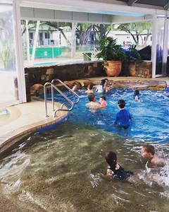 Did you know we have 3 pools at Mandalay?! Catering for all weather. Our indoor lagoon pool is heated to perfection. Perfect for a dip on a day like this 👌🏻 #lovemandalay #downsouth #familyholiday2017 #geographbay #busselton #margaretriver | Mandalay Holiday Resort & Tourist Park
