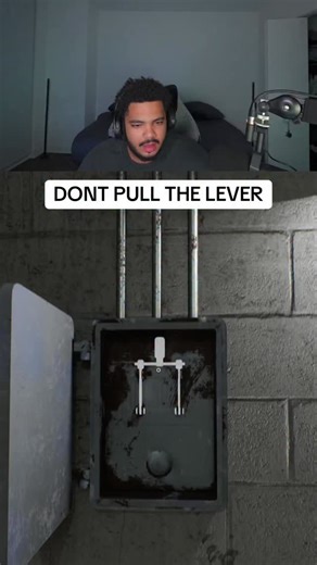 That was a bad idea #indiegames #gaming #horrorgames #scarygames | Xavier Doveel