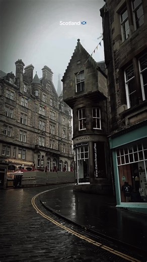 Exploring the Beauty of Edinburgh, Scotland