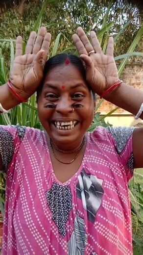 Hana eats grapes that change eye color😜#shorts by Hana