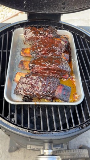 Smoked bbq beef ribs