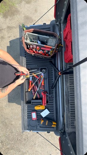 Colin Connolly on Instagram: "Clean out and re organize ⚡️ @vetopropac_toolbags Tech OT-LC . . . . #sparky #electrician #electricalwork #commercialelectrician #electriciantools #tools #bluecollar"