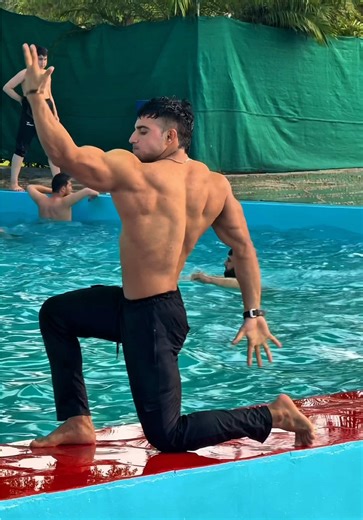 Swimming pool ❤️ #foryoupage #bodybuilder #king #gym #foryoupage