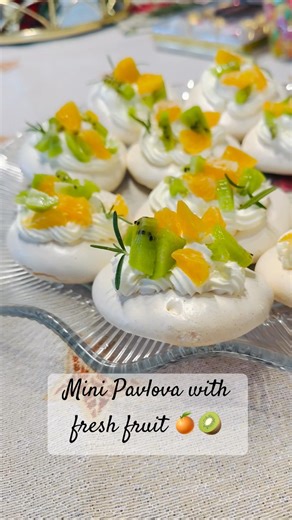 Mini Pavlova with Cream and Fresh Fruit 🍊🥝