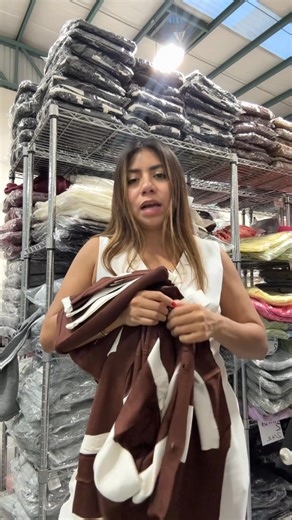 Conjunto Rebe 👔🌙🍂 $385 🫶🏻 código: DD18403 🏷️ 3 piezas, blusa, pantalón y suéter 😍😳 Unitalla hasta XL 🤩 tela hermosa pide a domicilio y paga al recibir 🚚🏠 | Curve Fashion