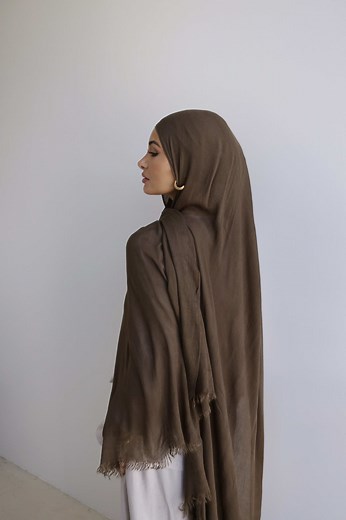 Quick Hijab Tutorial for Night Out Style