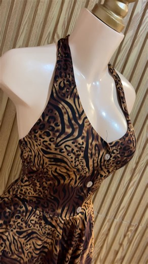 Stylish Halter Dresses for Women: Italian Chic