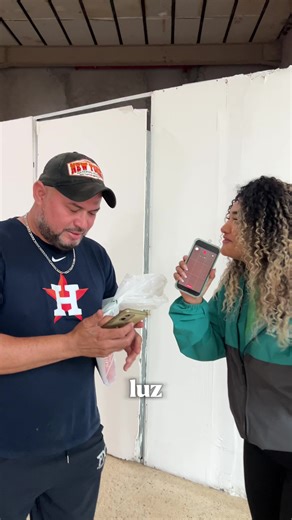 Que no te pase lo mismo!! Ven por los ventiladores y bombillos recargables en Tiendas WOW🤩✅ Quedarse sin electricidad ya no será un problema⚡️ #wow #bombillo #ventilador #recargable #humor