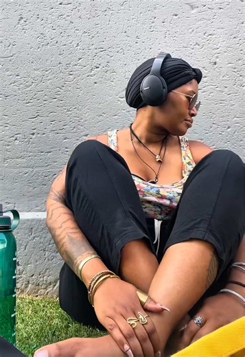 @urbanzuluza is my fighter shem Izolo it occurred to me that, after all the admin, I’m going to have to figure out how to match the sound with a clean look. The obvious next step? Call the Kings who have held and draped me for almost my entire career. We have some really amazing news to share with you but one step at a time, right? #20yrsofZu.