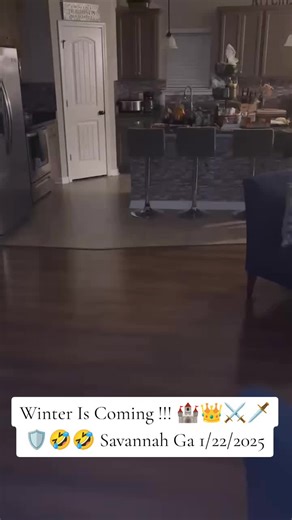 Winter Is Coming 🏰👑⚔️🗡️🛡️Yay it's snow man time !!! 🤣🤣🌬️🌬️#GOT #winteriscoming