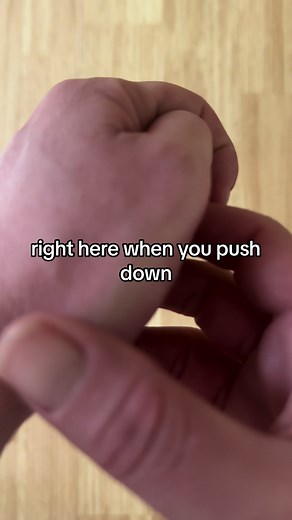 How to Crack Your Thumb Safely and Effectively