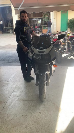 Exploring the Suzuki GSX-R 1100 Performance Features