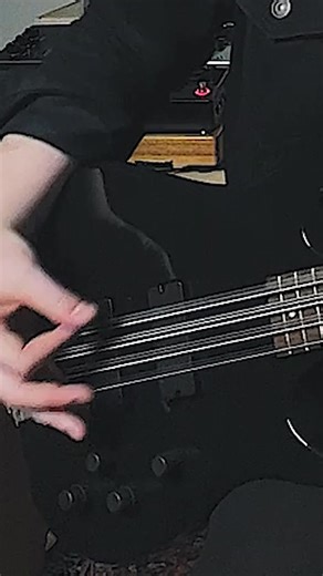 Throwin' it way back to this video from 2022! We broke down some of our favorite 12-string bass lines and this one from John Paul Jones is absolutely outrageous... Them Crooked Vultures - Gunman 🔫🔥 UK luthier Andy Manson created three bass guitars specifically for Jones to use live with Them Crooked Vultures. The Manson JPJ 10-String Custom featured five doubled strings and a stereo output, while a 12-string bass made with Australian Blackwood can be heard on the record. Gunman is a bonafide f