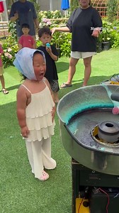 Little girl gets face covered in cotton candy in hilarious scene | The Irish Sun