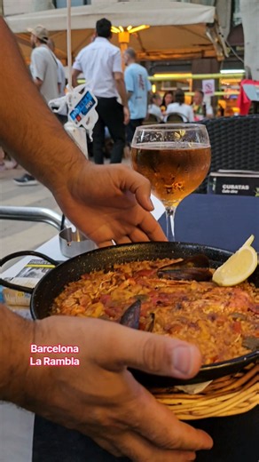 Ultimate Seafood Paella in La Rambla, Barcelona! 🇪🇸🥘 #Shorts