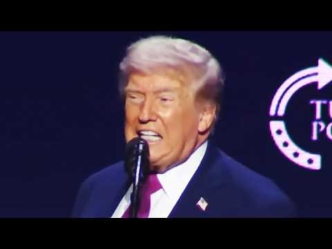 Trump STUNS crowd: I’m not Christian