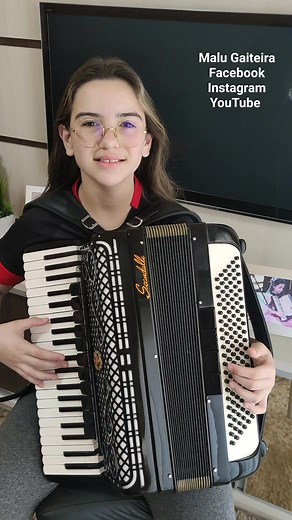 70K views · 2K reactions | Olá, estreando a gaita nova com este sucesso dos Os Serranos . Bugio Novo. #malugaiteira #osserranos, #bugio, #scandalli | Malu Gaiteira | Facebook