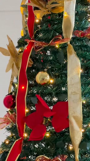 73K views · 553 reactions | Enjoy a fully decorated Christmas tree in minutes with this pop-up beauty!!!!  So convenient for parties or while on vacation, this tree brings the holiday spirit!!! Link in my Bio and comment #christmasdecor #christmasdiy #diyhomedecor #amazonfinds | Lisa Decor | Facebook