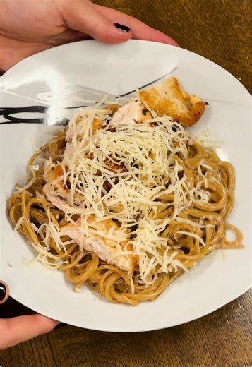Creamy Chicken Alfredo Pasta with Mushrooms Recipe
