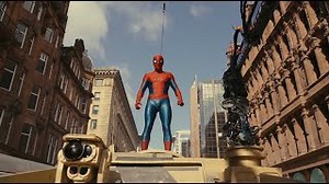 Sur le tournage de Spider-Man, Tom Holland se régale avec sa nouvelle force surhumaine
