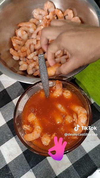 Preparación de Cóctel de Camarón al Estilo Veracruzano
