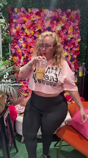 curvywithcake🍍🌈 (@curvywithcake)’s videos with Thick Fine Woman (feat. Lil' Ronny Mothaf, Fat Pimp & No Shame) - Chalie Boy