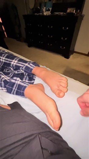 My mom always popped my toes and now I do it to my boys 😂 | popes mom
