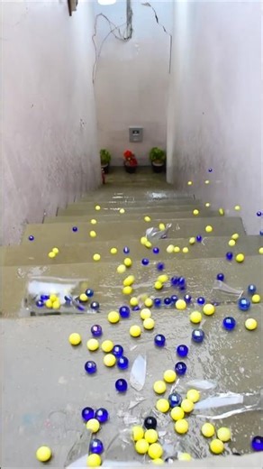 Red VS Blue Breaking glass bottle Crunchy &Soft Things #shorts#asmrCrushing#satisfyingasmr