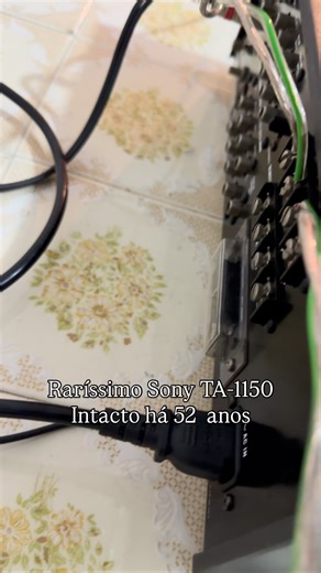 Galeria Vintage on Instagram: "#vintageaudio #vintagehifi #vintagesound #hifivintage #vintagestereo O amplificador estéreo integrado Sony modelo TA-1150 foi projetado com as técnicas mais avançadas para audiófilos que desejam construir um sistema de reprodução de som de fidelidade absoluta. A Sony reuniu sua vasta experiência em tecnologia de estado sólido para produzir este amplificador integrado. O TA-1150 oferece a menor distorção possível, uma relação sinal-ruído superior, ampla faixa dinâmi