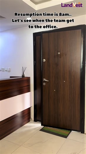 Dramatic Late Entrance at 8 AM Resumption