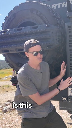 EarthRoamer LTx on Ford F-550 Lariat: Garage, MOLLE & Solar! ☀️