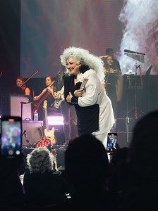 Hoy está de fiesta la voz que marcó generaciones… ¡Feliz cumpleaños a nuestra diva de divas, Amanda Miguel! 🥂✨ Déjennos en los comentarios sus felicitaciones 💐 | Amanda Miguel