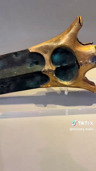 Explore Mycenaean Weapons from Grave Circles of Mycenae