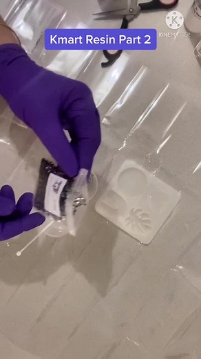 Testing Kmart Resin vs Resin from an art supplier #resinart #kmartfinds #kmartresin #kmarthacks #kmartaustralia #crafts #craftfinds