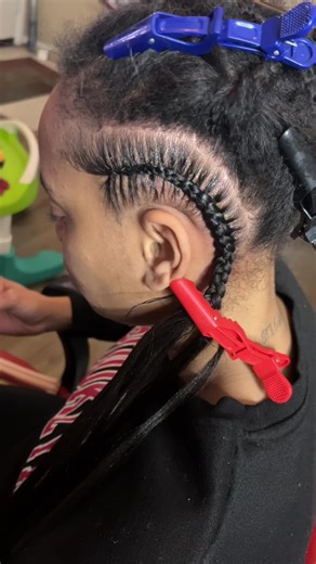 Tried a new method to stitch braids, almost got it 💪🏼