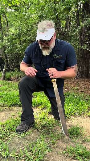 📞 Is your St Augustine running?? Better go catch it! 😂 #plantguide #landscaping #fertilizer #spring #lawncare #grass ##fallout #trendslab #aprildump #april29th #diadelnino