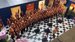The Bantam of the Opera choir making sure they're pitch perfect ahead of King Charles' arrival at Cartwright Hall! ❤️💛 | The Telegraph & Argus