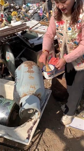 Electrostatic Spray Line Refurbishment Paint Removal Test #shocking #Paintremoval #ChemicalTest