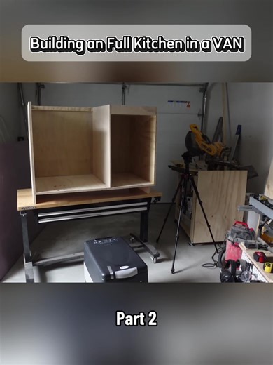 Construyendo una cocina completa en una furgoneta