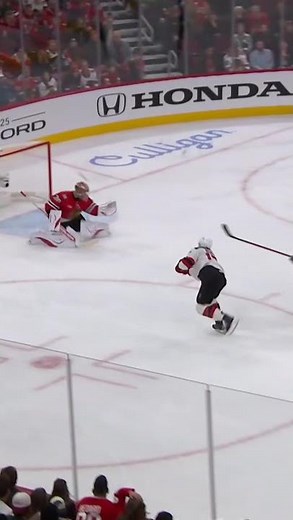 Simon Nemec with a Spectacular Short Goal vs. Chicago Blackhawks
