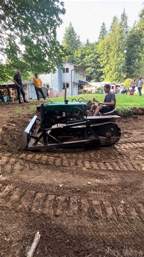 Vintage Bulldozer. #heavyequipment #dirtwork #operator