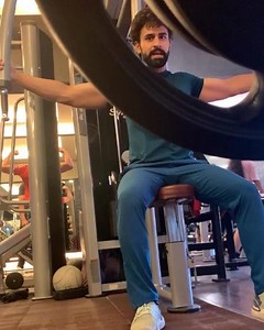 When your trainer forces you to post a workout video !! 🎥 @saineerajbhambhu #pvp #potd #votd #pearlvpuri #raghbir #bepanahpyaar #love #life #turquoise #gym #workout #chestworkout | Pearl V Puri