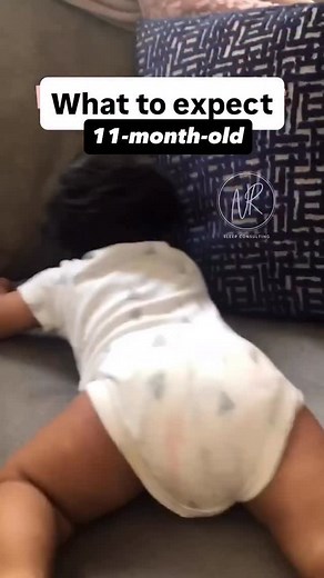 🚨SAVE to reference later! Did your baby take their first steps before they turned 1? If you are anything like me then you will be an emotional mess. Watching your baby take their first steps, planning their first birthday, ordering their smash cake all while crying endlessly. Been there, done that! Some families also like to wait till their baby is close to 1 before sleep training. Is this you? Keep reading! If you have not yet sleep trained your baby then take my FREE QUIZ and find your sleep 