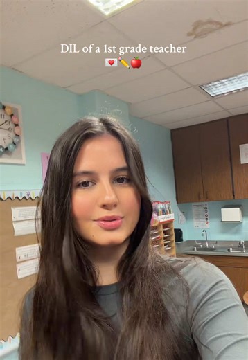 spend the chaotic morning/ day with me in my 1st grade classroom 🫣☺️ #teachertok #teacherlife #teachersoftiktok #firstyearteacher #fyp